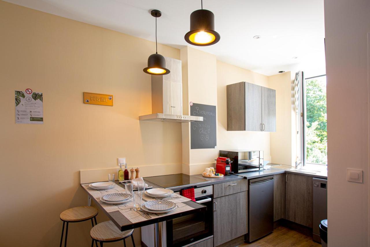 Ideal Pro & Couple - 2 Logements Theme Boho Chic Rdc & Dandy 1Er Etage - Quartier Calme - Jardin - Wifi Hd - Smart Tv - Parking Gratuit - Proche Centre & Transports - Ask Home 발랑시엔 외부 사진