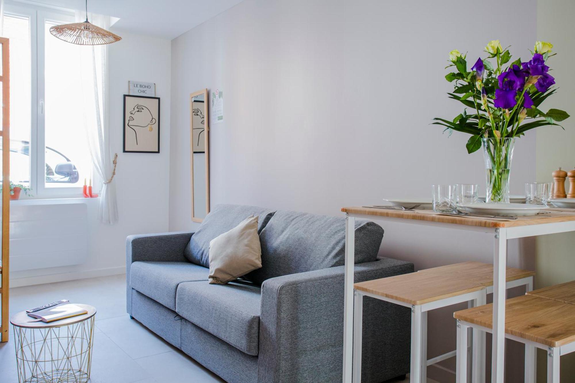 Ideal Pro & Couple - 2 Logements Theme Boho Chic Rdc & Dandy 1Er Etage - Quartier Calme - Jardin - Wifi Hd - Smart Tv - Parking Gratuit - Proche Centre & Transports - Ask Home 발랑시엔 외부 사진